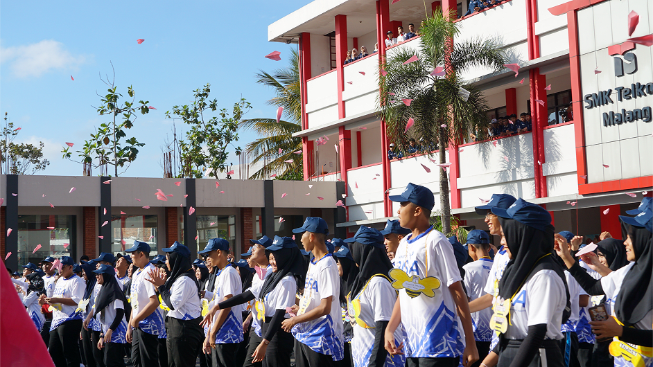 image-MPLS 2025 SMK Telkom Malang: Stinging Like a Bee, BISA! π π